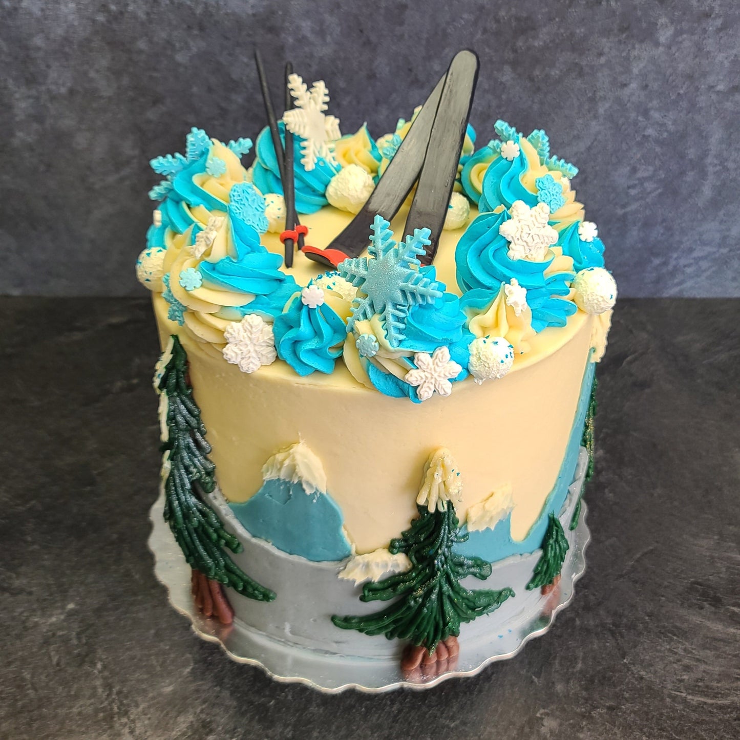 The Ski Lover's Cake
